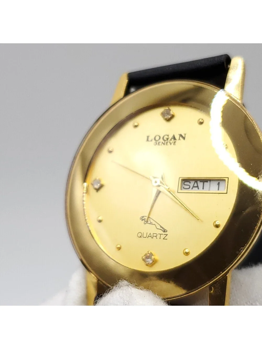Logan Geneve Quartz Gold Tone Day/Date Dial Watch Women 32mm New Battery